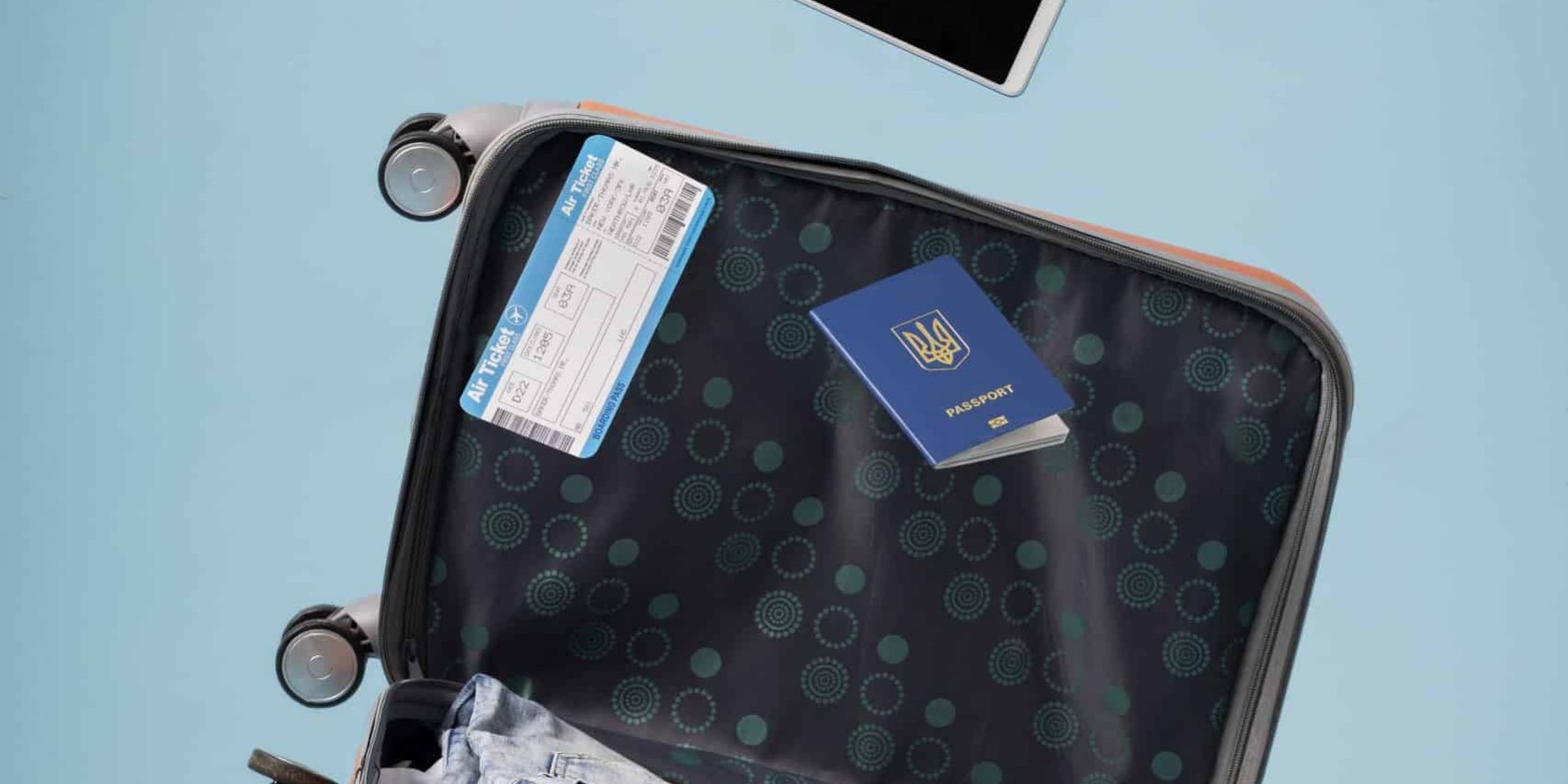 travel-concept-with-open-luggage